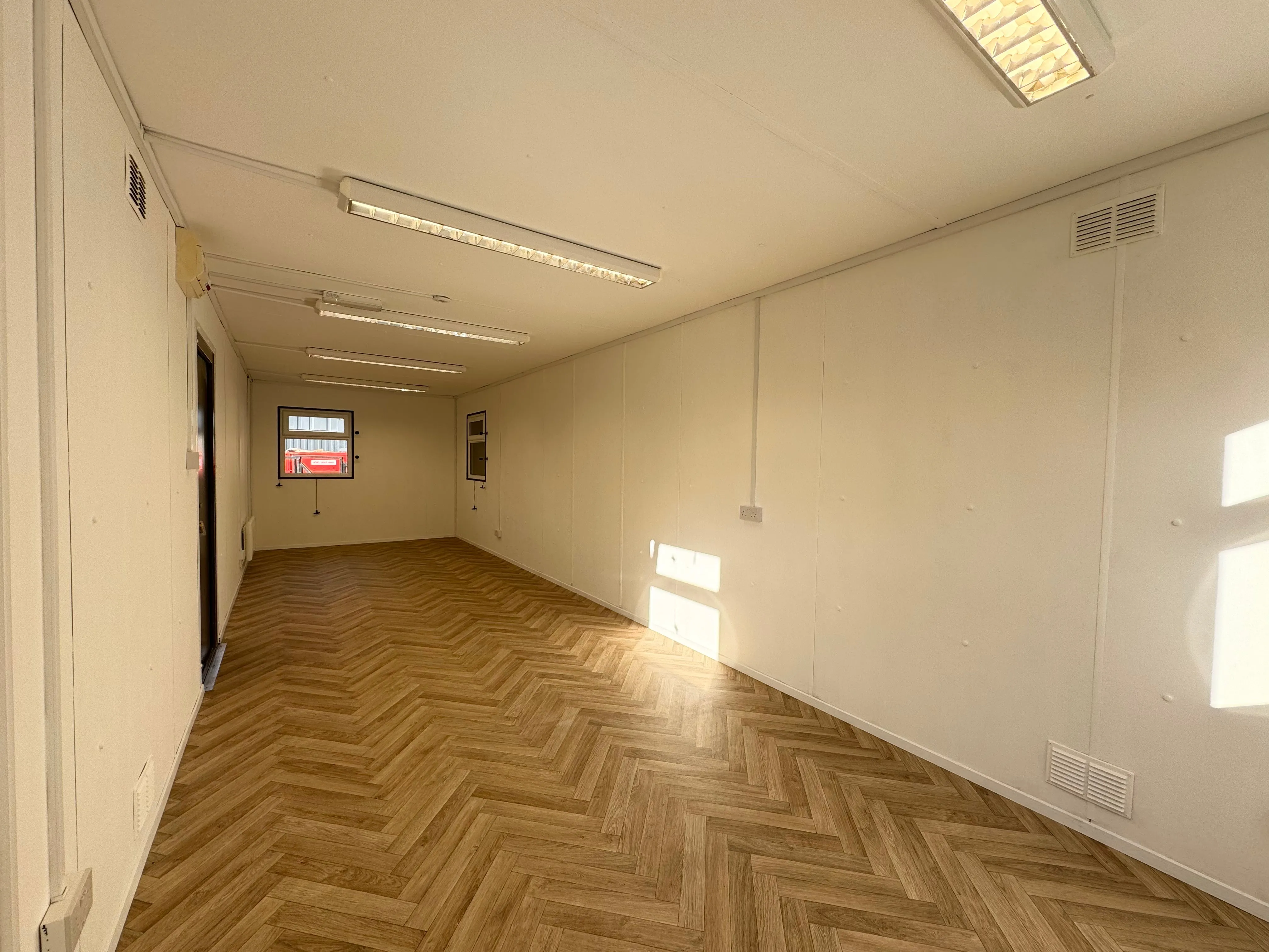32ft Cabin | Open Plan Office / Canteen | Anti-Vandal Cabin | Portable Building | No 1075