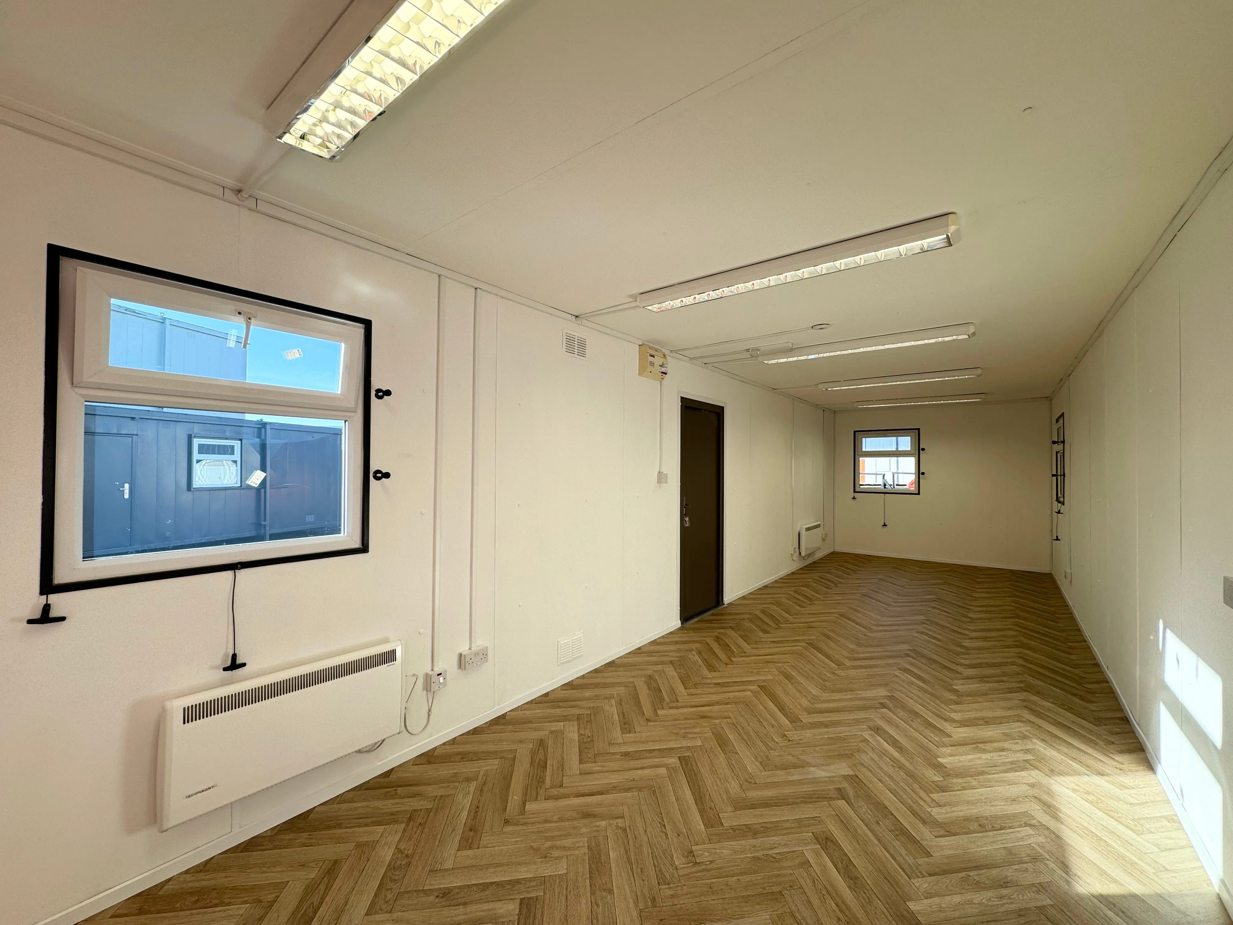 32ft Cabin | Open Plan Office / Canteen | Anti-Vandal Cabin | Portable Building | No 1075