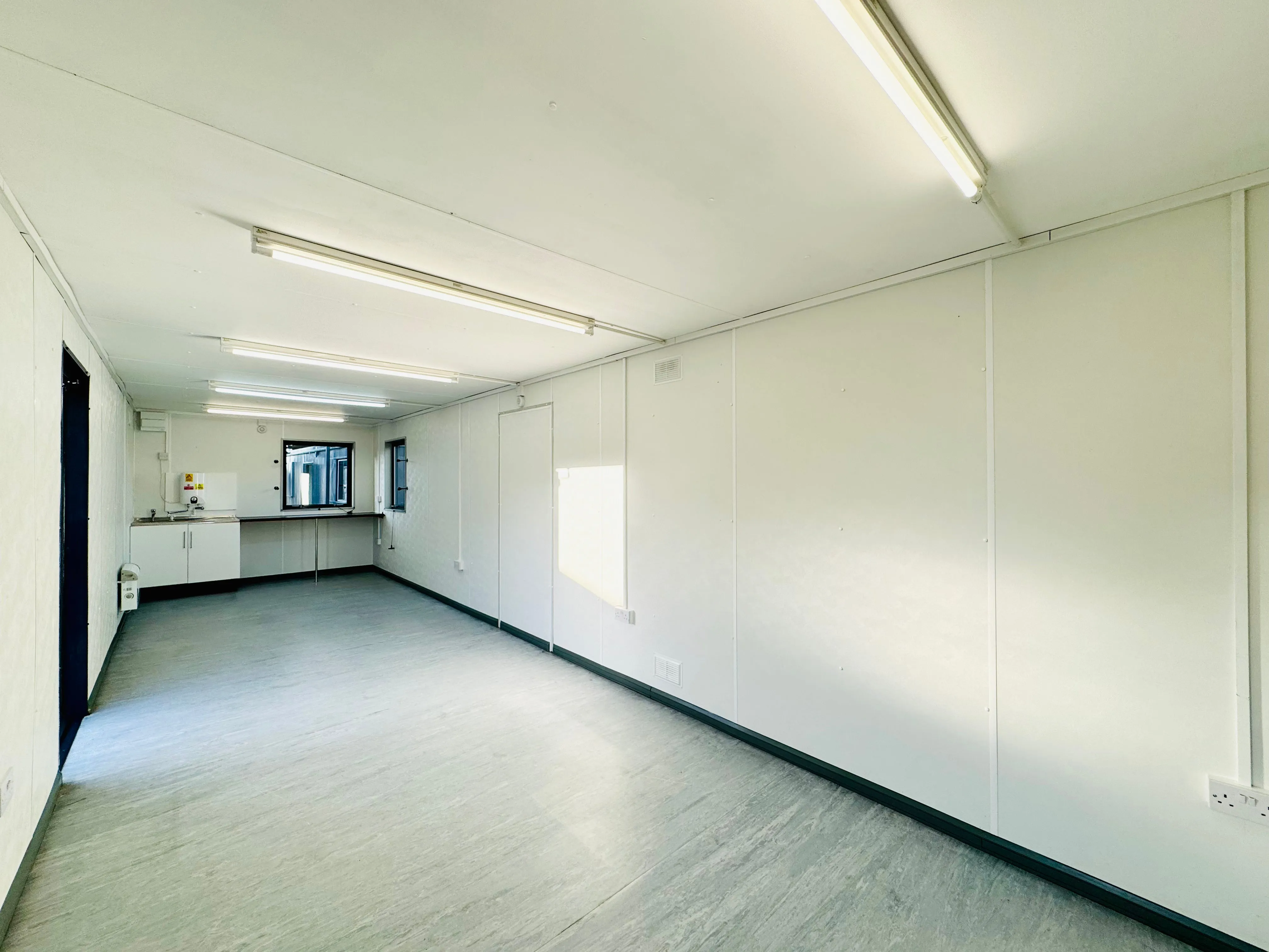 32x10ft Cabin | Office / Canteen | Anti-Vandal Cabin | Site Accommodation | kitchenette | No 975