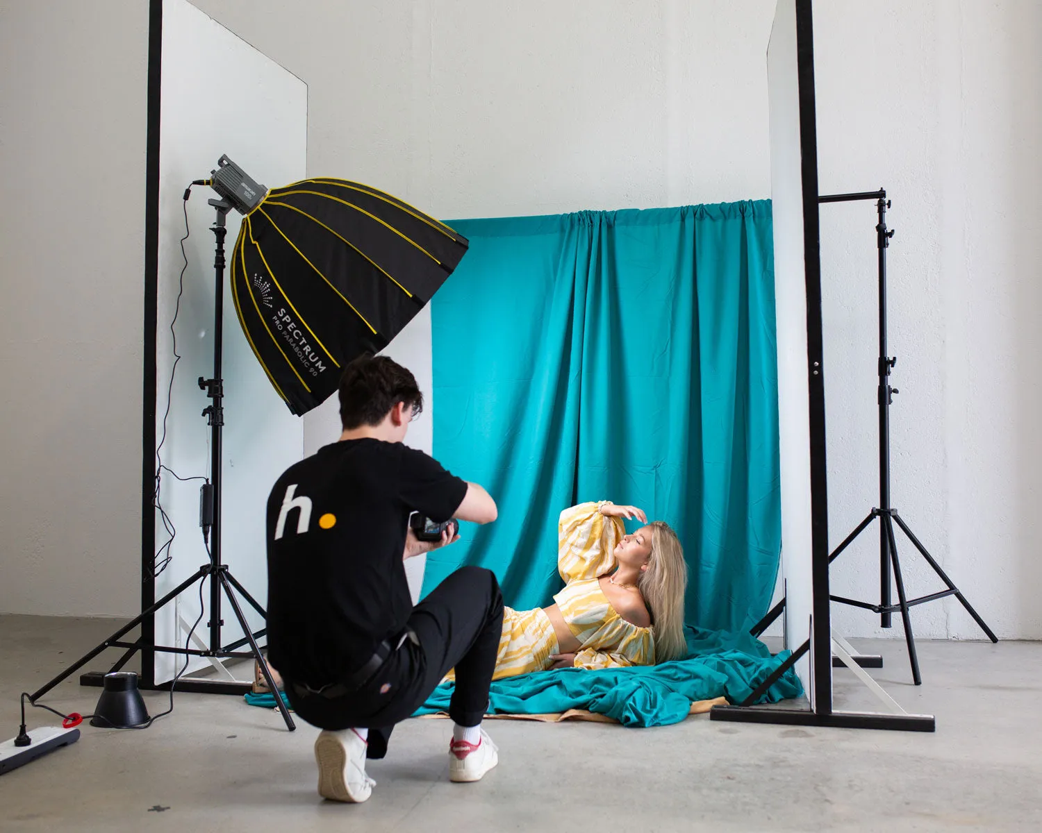 Aputure Amaran 100D Daylight LED Light