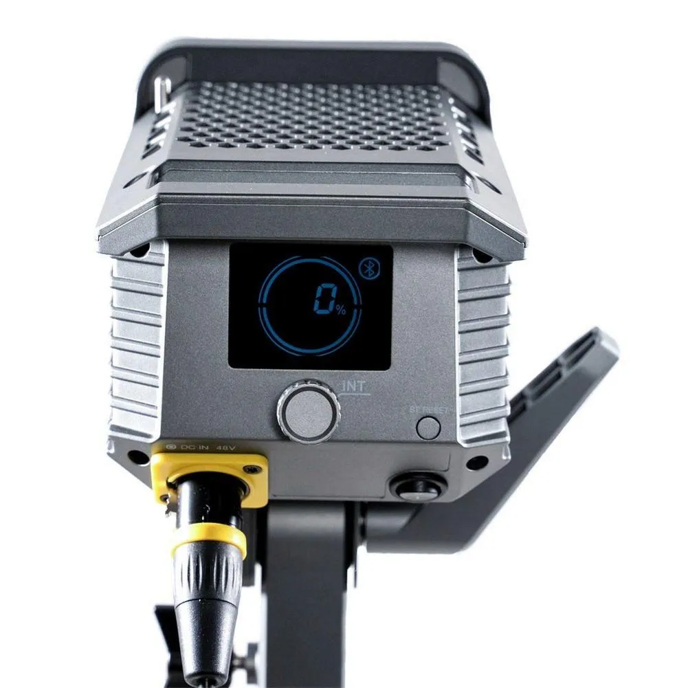 Aputure Amaran 200D Daylight LED Light (DEMO STOCK)