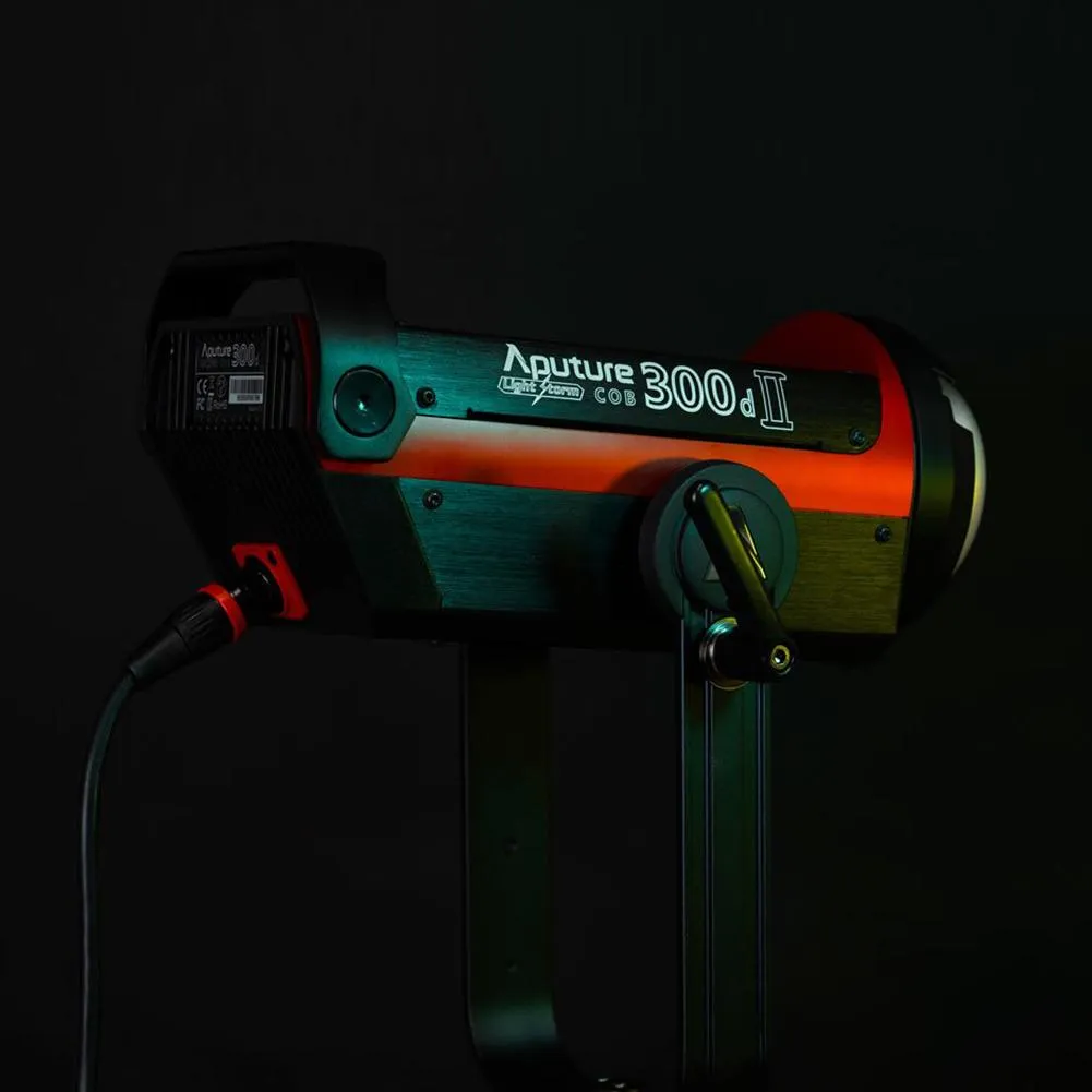 Aputure Light Storm C300D II 5500k CRI 96  LED Video Studio Light