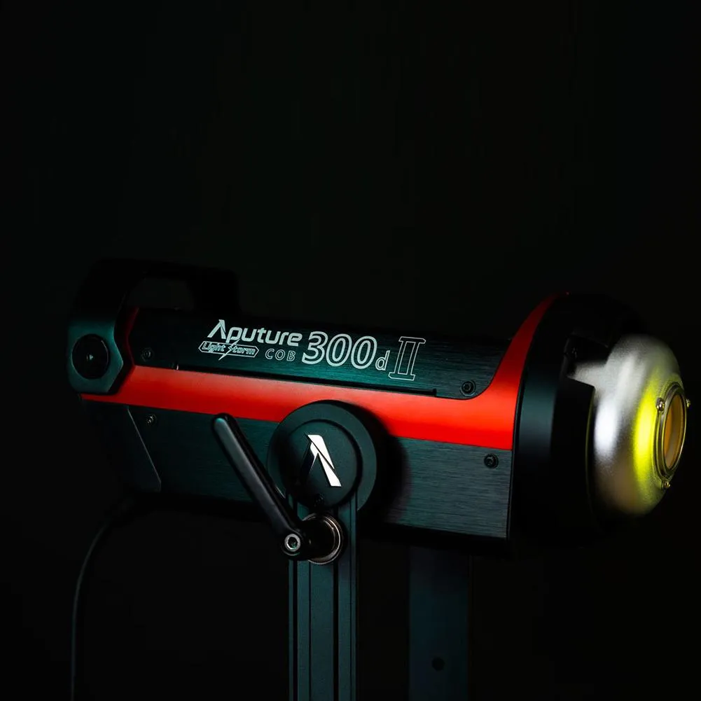 Aputure Light Storm C300D II 5500k CRI 96  LED Video Studio Light