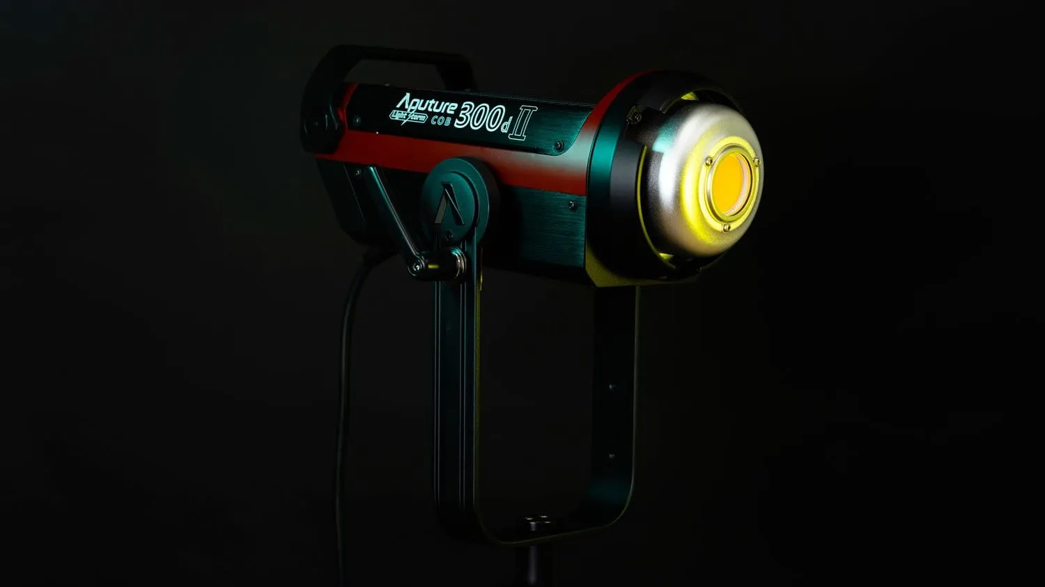 Aputure Light Storm C300D II 5500k CRI 96  LED Video Studio Light