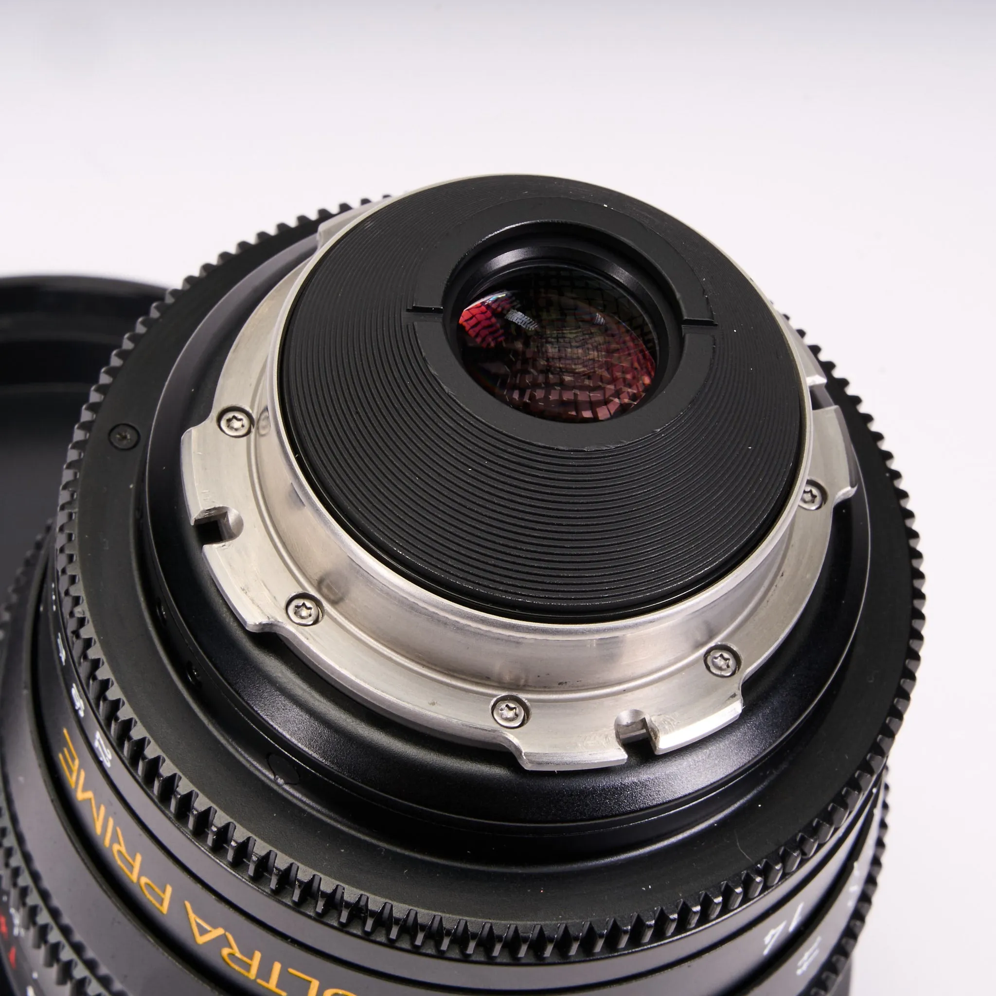 ARRI Zeiss Ultra Prime 14mm T1.9 Lens with PL Mount & Feet