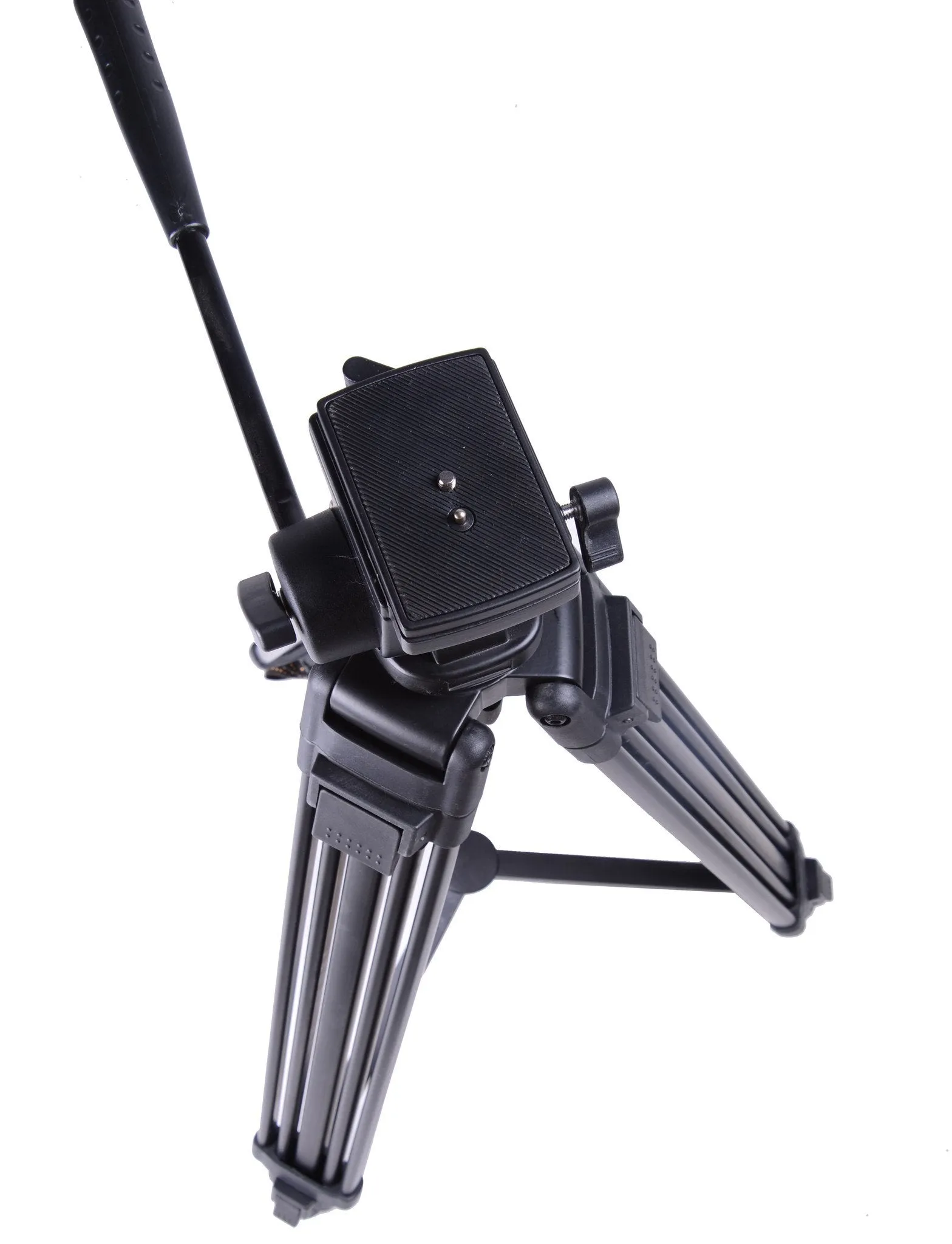 SOMITA PROFESSIONAL VIDEO TRIPOD ST-650, 65MM BOWL, 62 INCH HEIGHT, WITH 2 QUICK RELEASE PLATES, FLUID HEAD, AND TRAVEL BAG