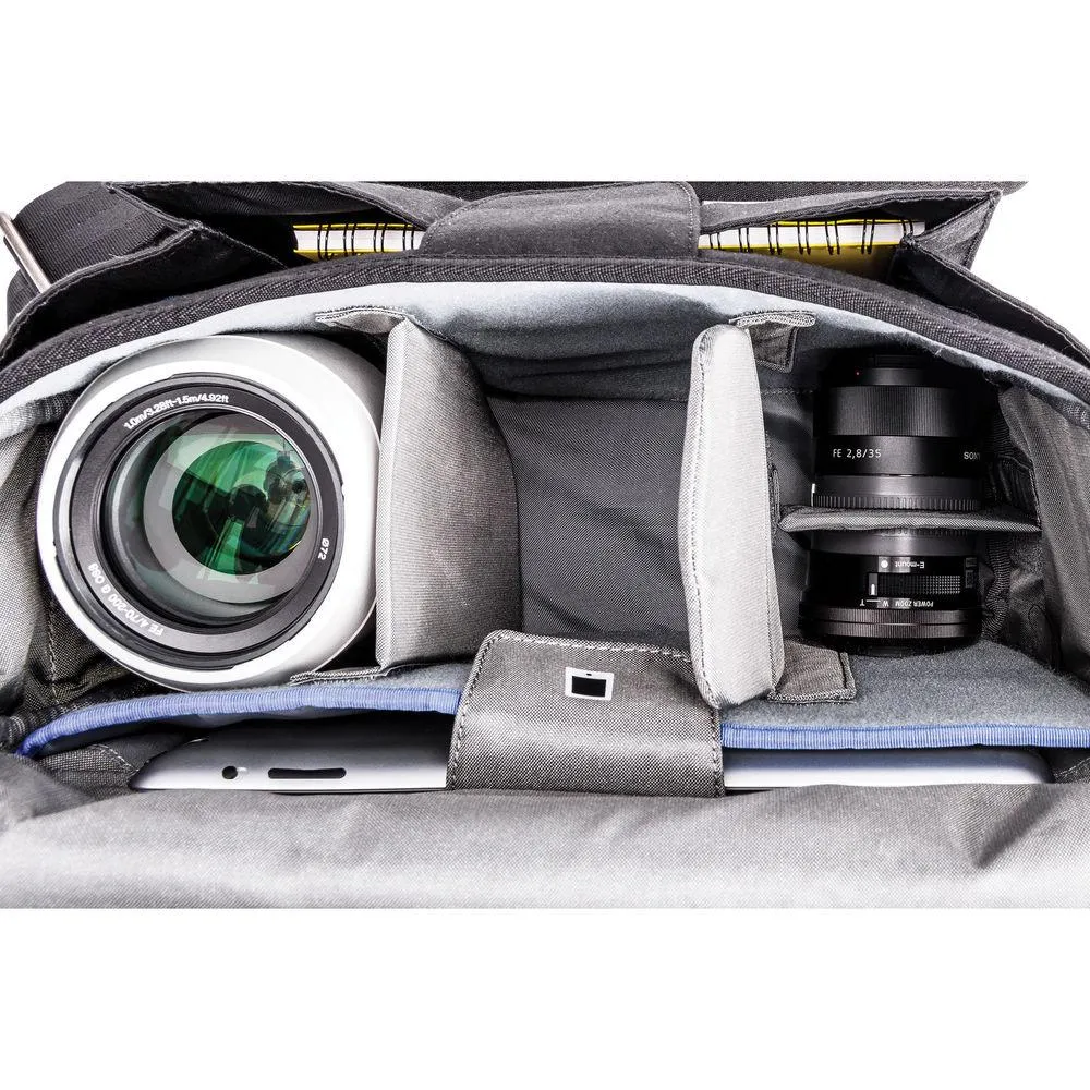 Think Tank Photo Urban Approach 10 Black Shoulder Bag for Mirrorless Cameras – Stylish and Functional Gear Carrier